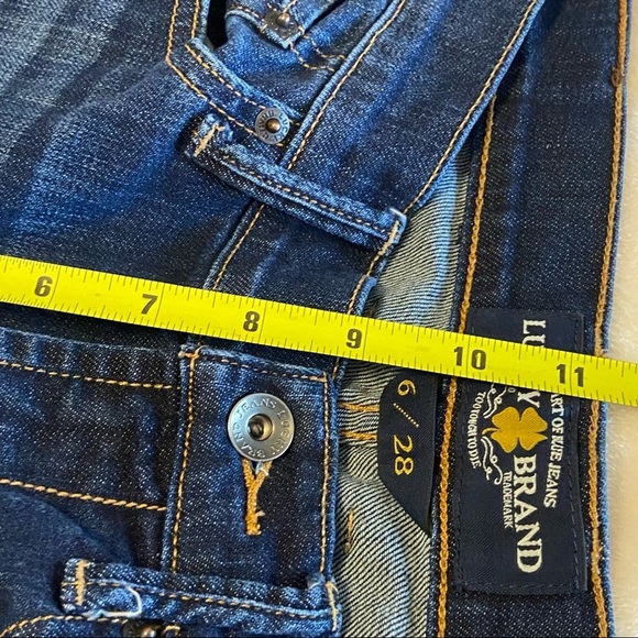 LUCKY BRAND / Sweet N Straight Crop Dark Washed Denim Jeans Size 6/28 - Picture 13 of 15